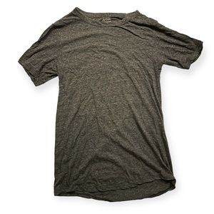 Heather gray t-shirt size small